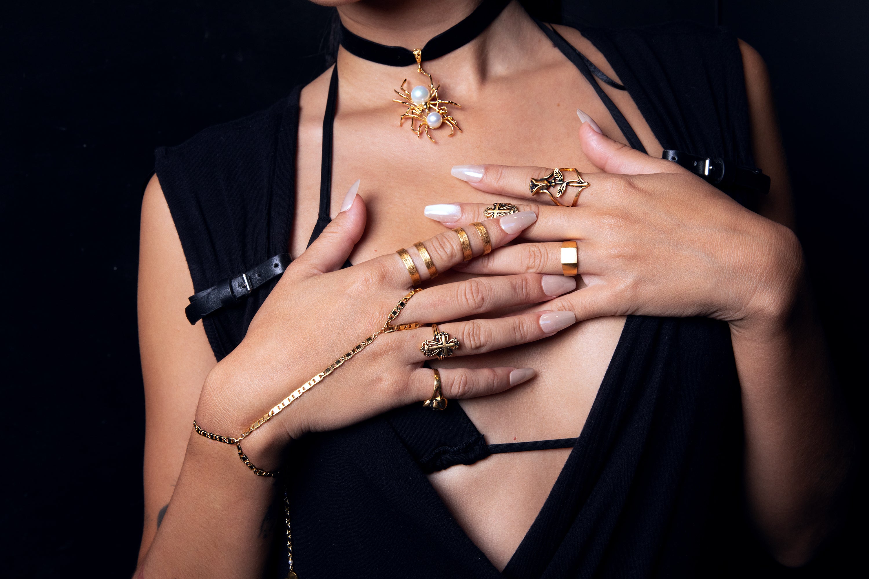 Mini Corazon Handchain