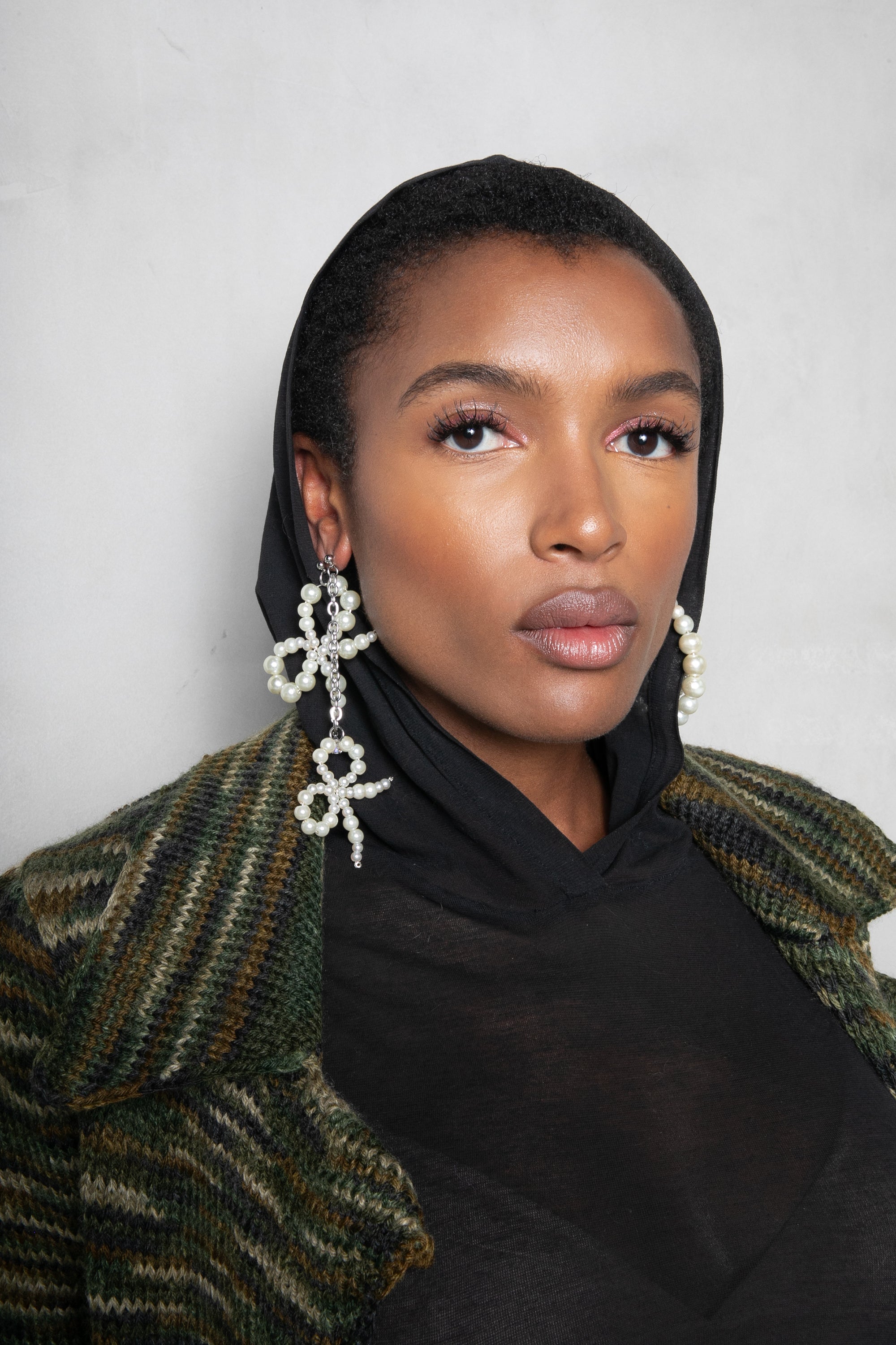 Pearl Bow Mismatch Earring Set