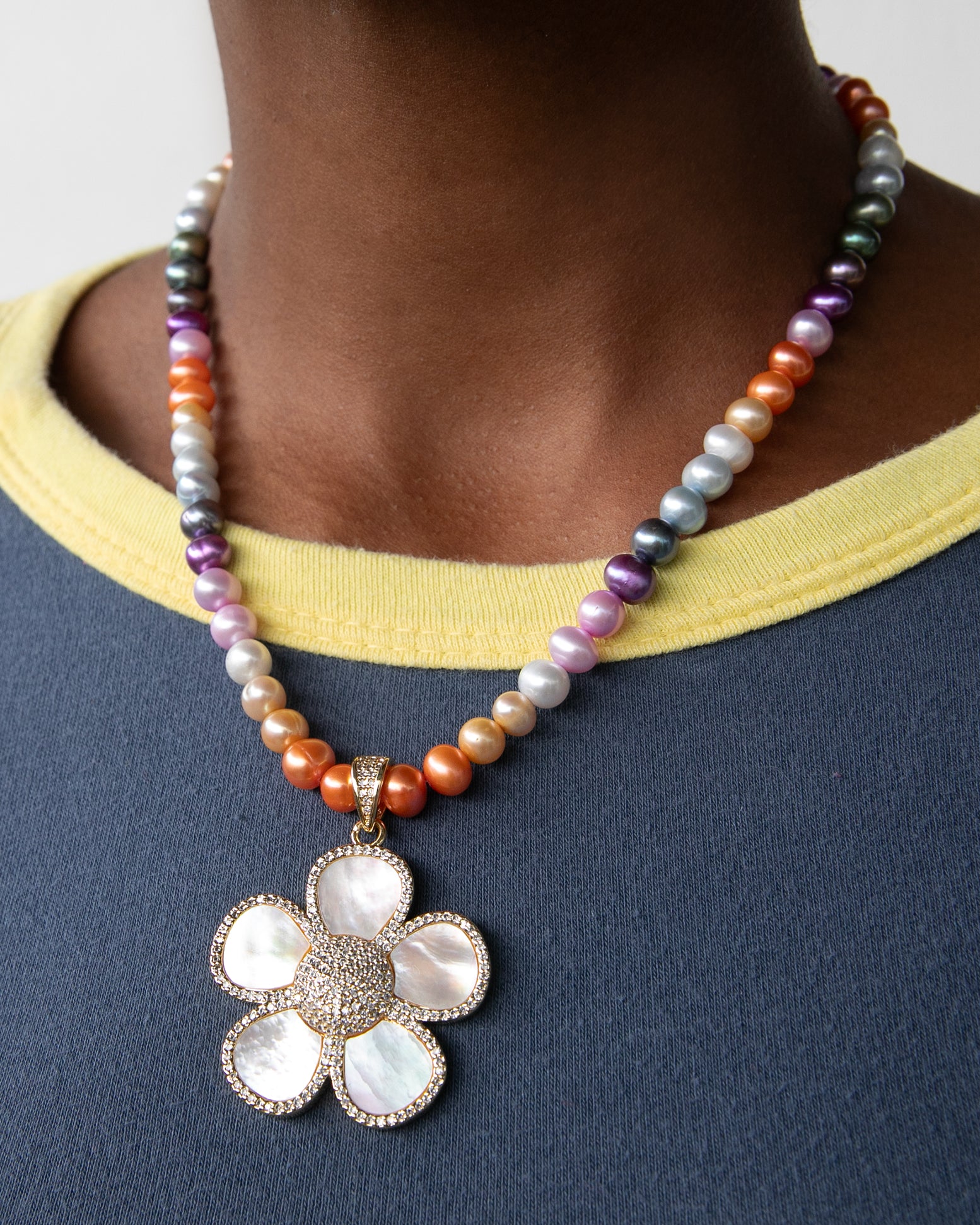 Multicolor Pearl Daisy Necklace