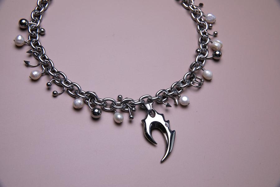 Piercing Fang Necklace