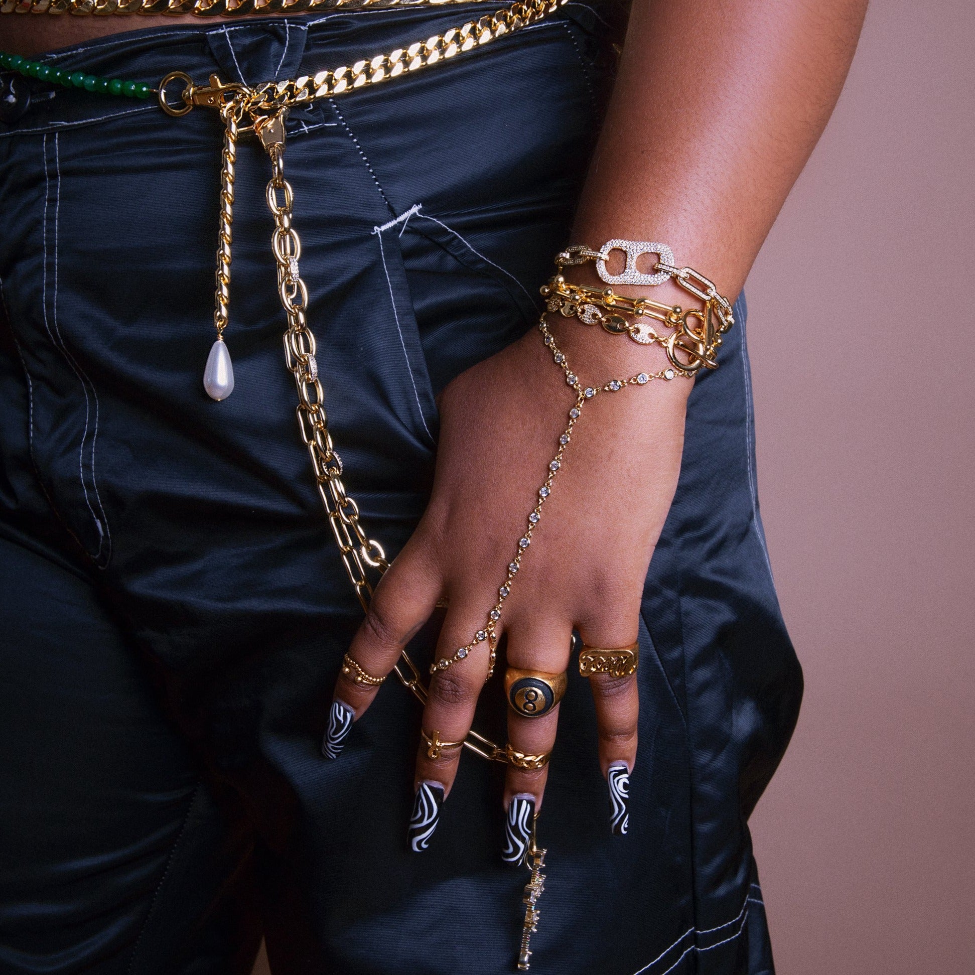 Cubic Circle Hand Chain