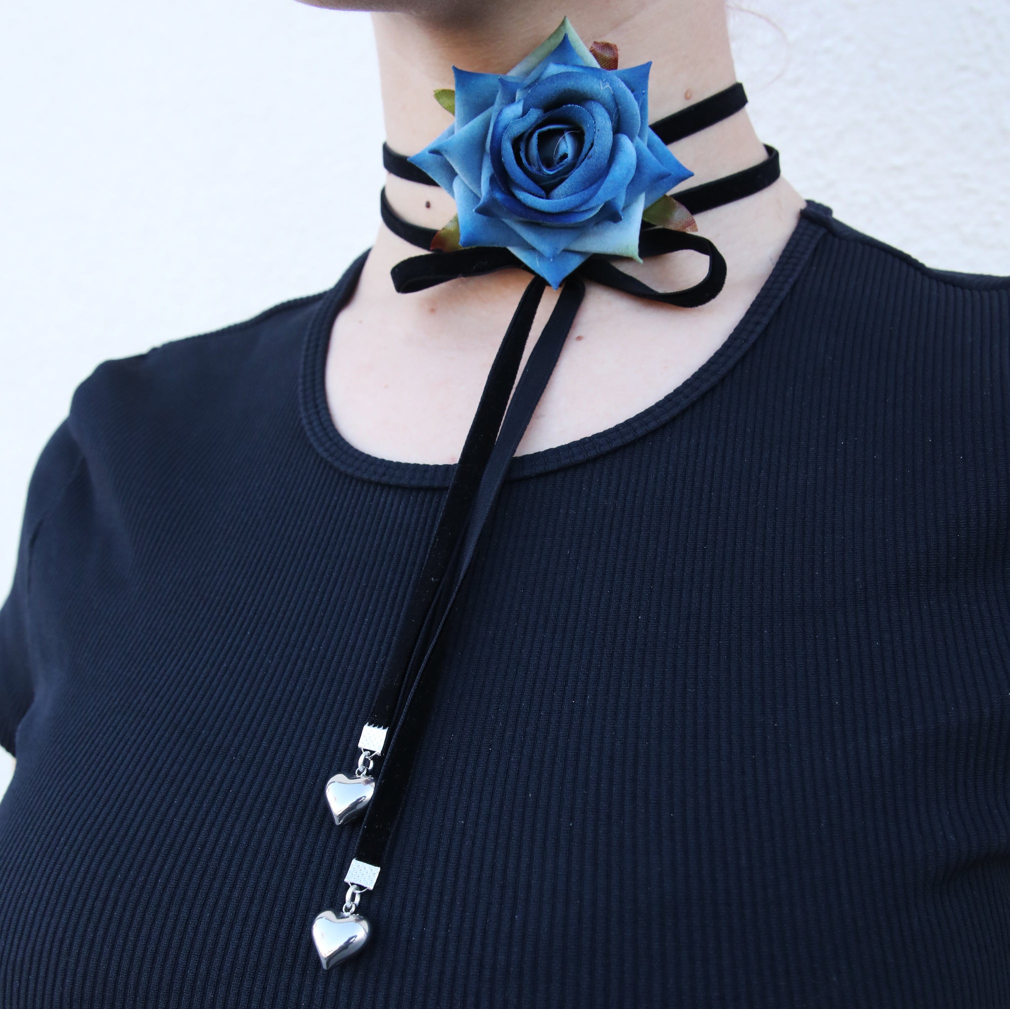 Queen of Roses Wrap Choker