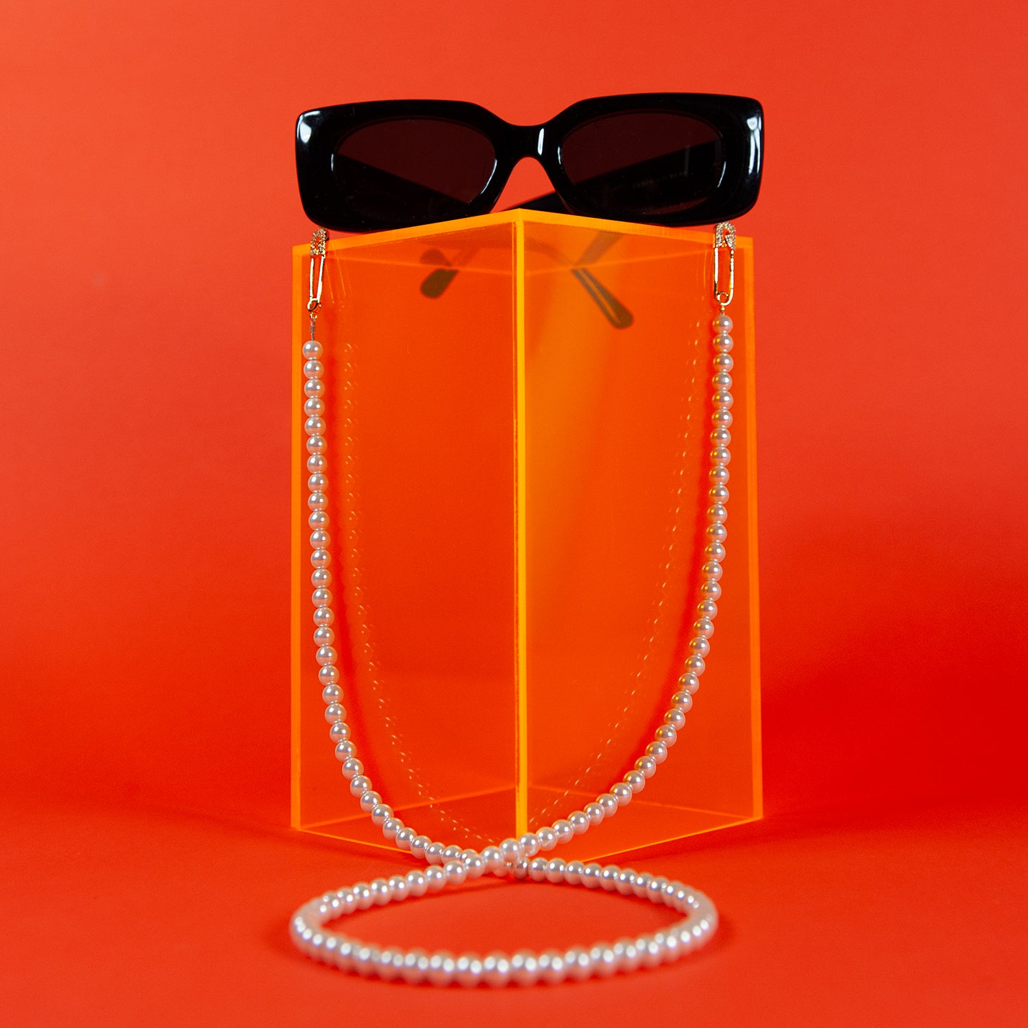 Pearl Safety Pin Eyeglass Chain