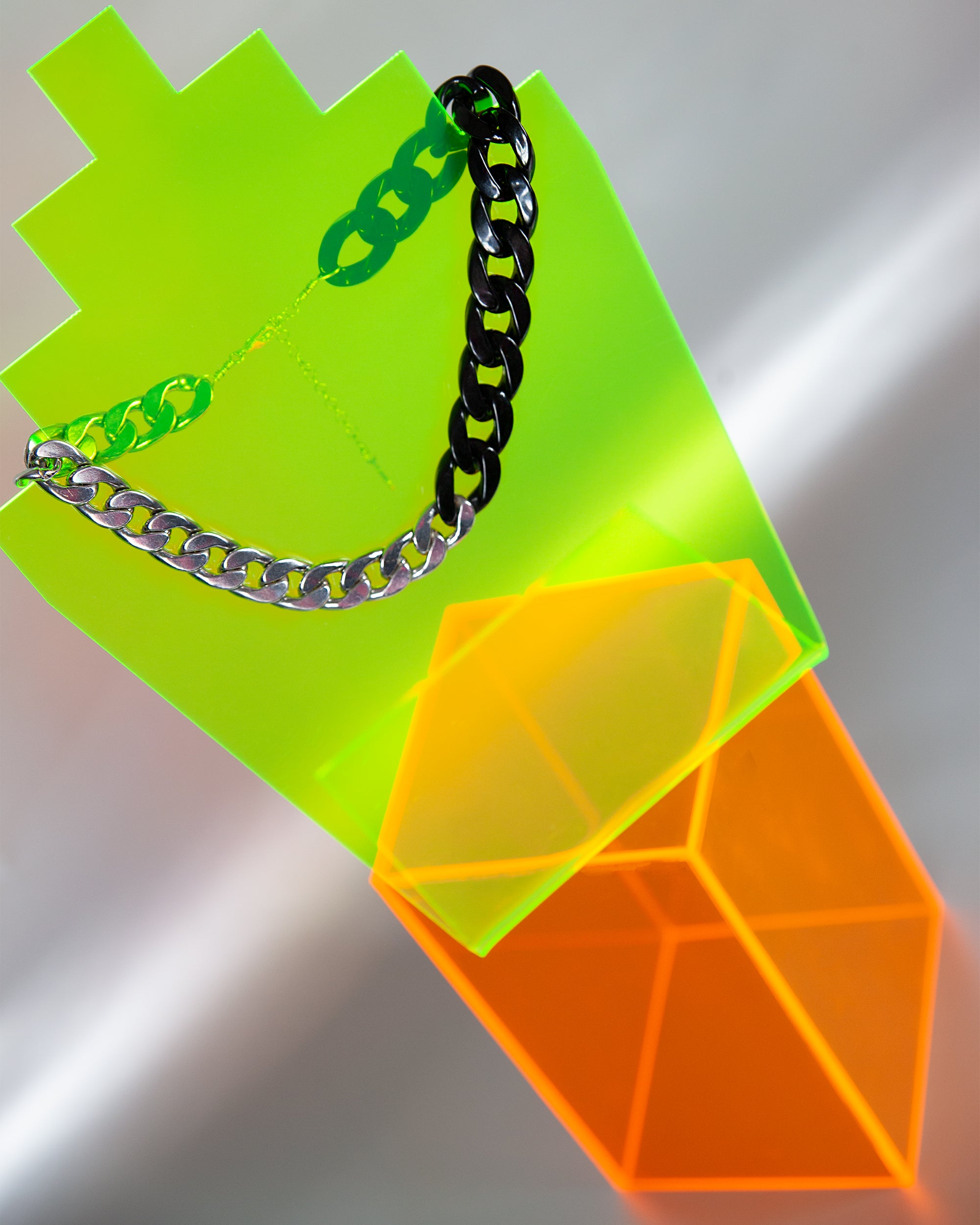 Duotone Metal Clear Choker