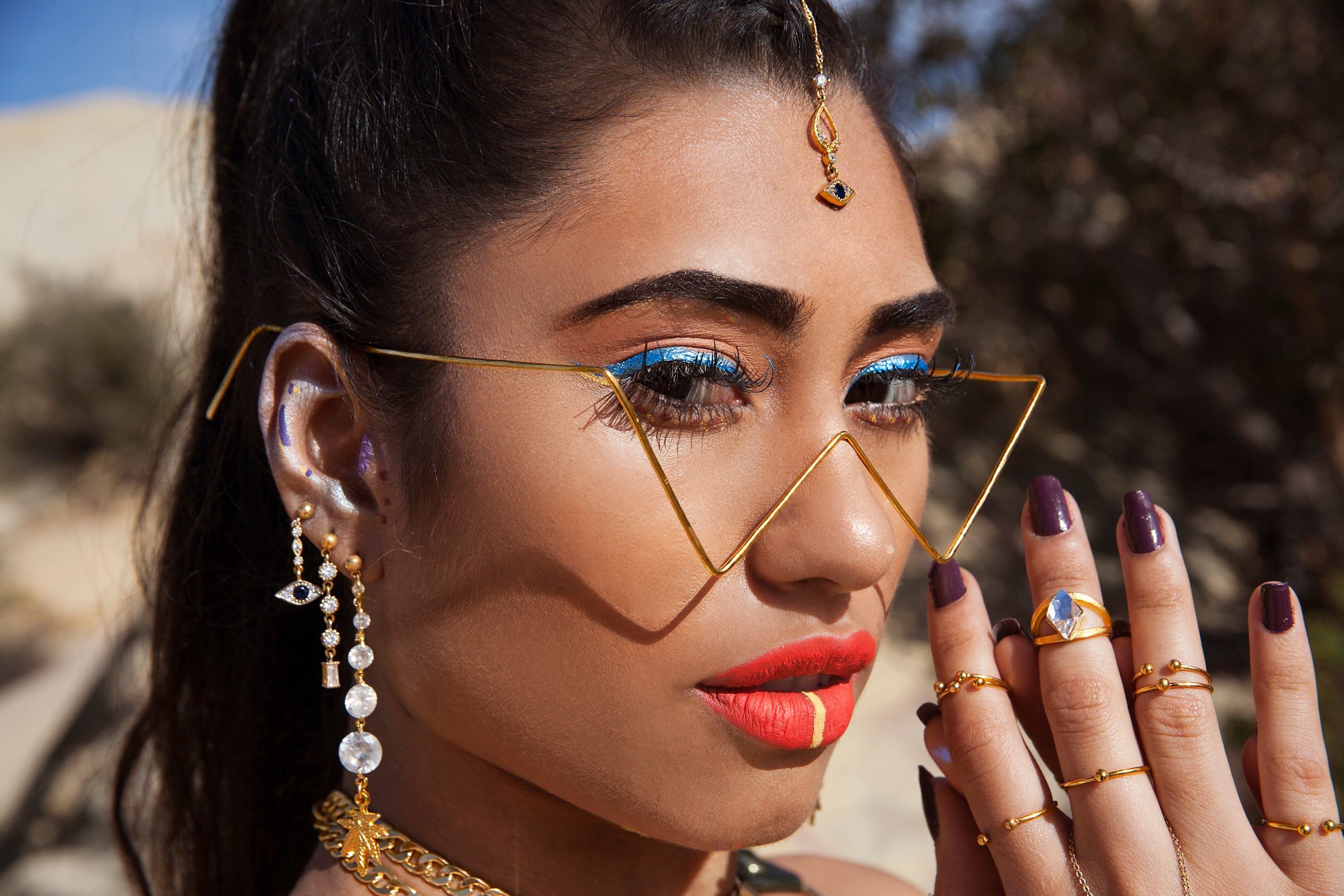 Inverted Triangle Wire Glasses