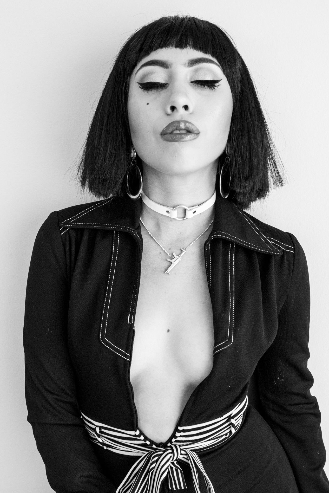 Leather Circle Ring Choker