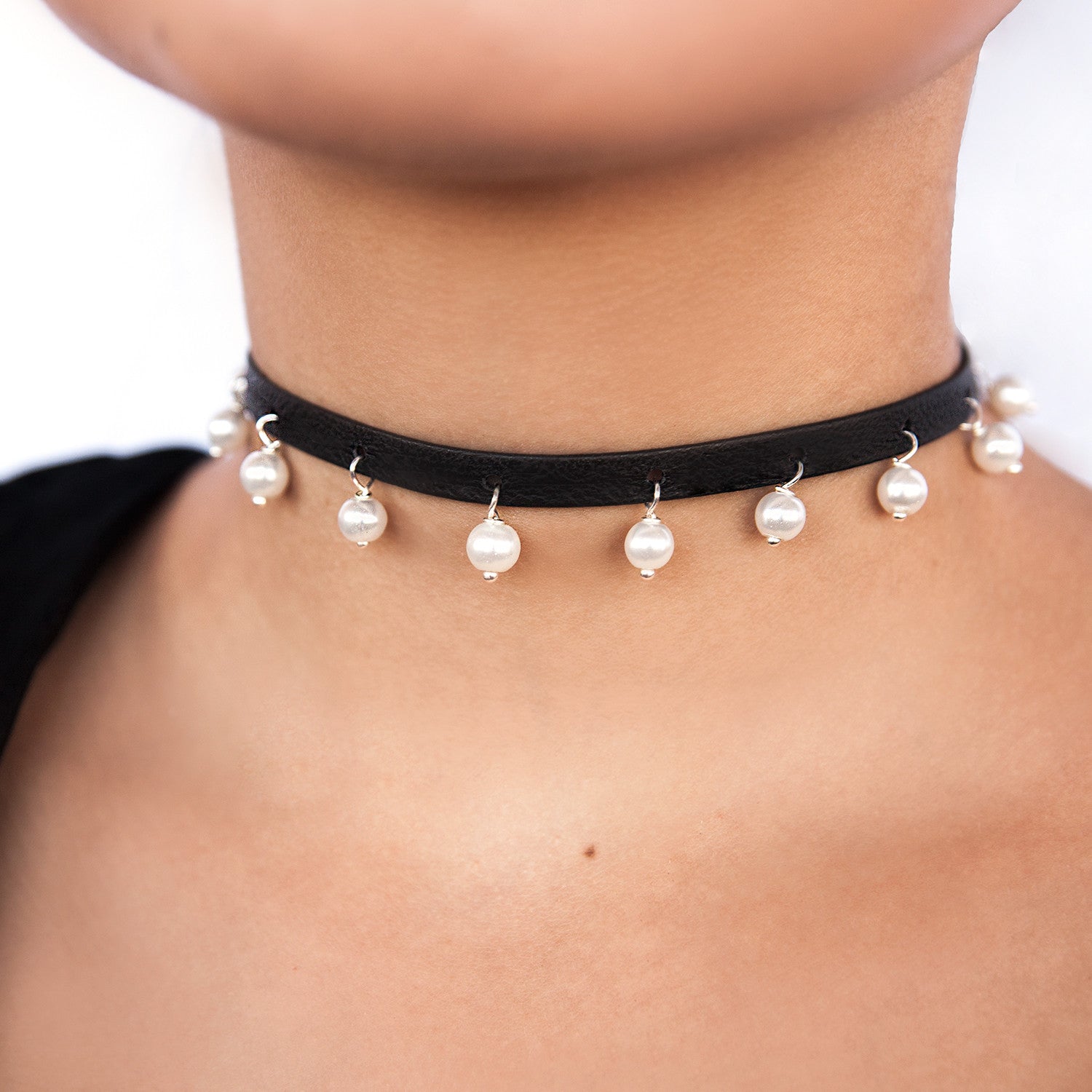 Mini Pearl Ball Leather Choker