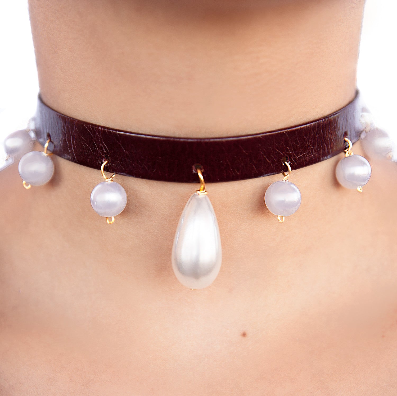 Pearl Ball Teardrop Leather Choker