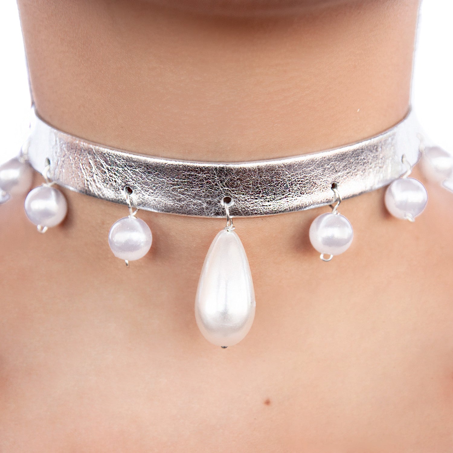Pearl Ball Teardrop Leather Choker