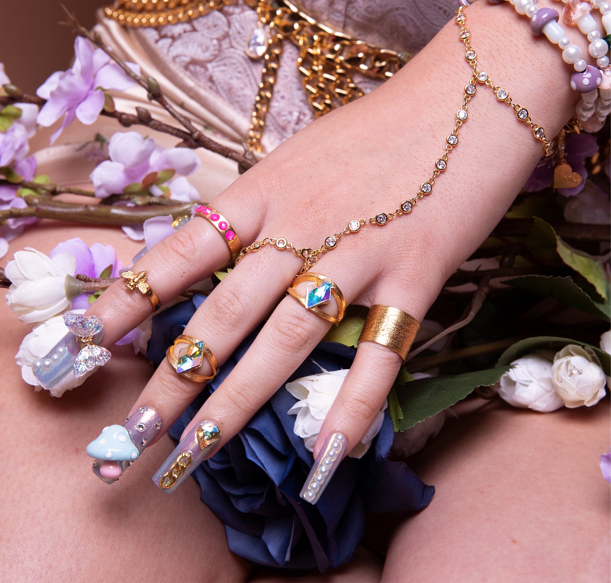 Cubic Circle Hand Chain